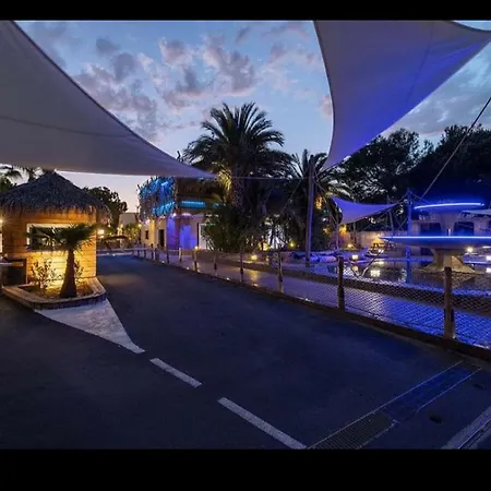Loue Mobil-home Camping Les Sables D'or Cap D'agde. *