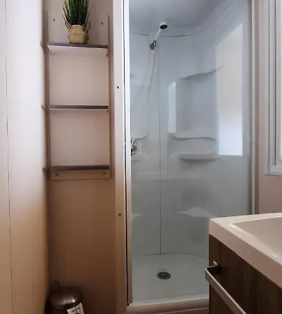 Loue Mobil-home Camping Les Sables D'or Cap D'agde. Parque de Campismo *